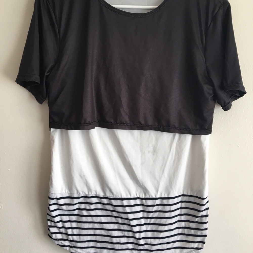 Nursing friendly top